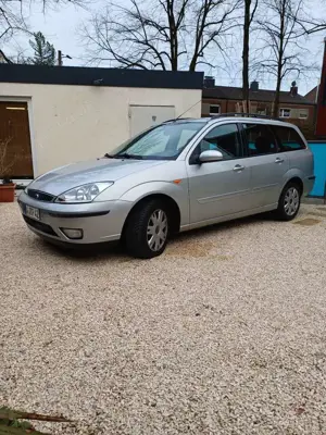 Ford Focus Turnier Ghia 2.0 Autom. Tüv 28
