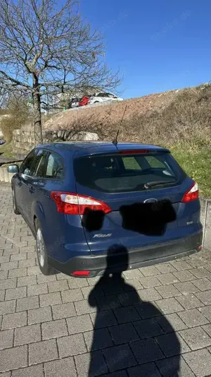 Ford Focus Turnier 1.6 TDCi ECOnetic 88g Start-Stopp-Sy Titanium Bild 2