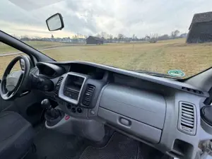 Renault Trafic Trafic 2.0 dCi 115 2.0 dCi 115 Passenger L1H1 Expression Bild 5