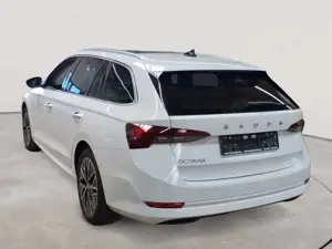 Skoda Octavia Octavia Combi 2.0 TDI Style PANO AHK NAV Bild 2