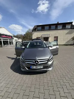 Mercedes-Benz B 200 B 200 Style AHK+RFK+SHZ+NAVI+ALLWETTER+ Klima/LED