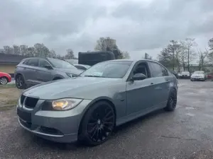 BMW 320 i 2.HAND/KLIMAAUT/19"ALU/SHZ/TÜV-04-2026