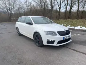 Skoda Octavia Octavia Combi 1.6 TDI (Green tec) DSG Ambition