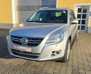 Volkswagen Tiguan Sport *1 Hand *Checkheft *Panoramaschiebedach