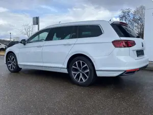 Volkswagen Passat Variant 2.0 TDI DSG Elegance STANDHEIZUNG Bild 3