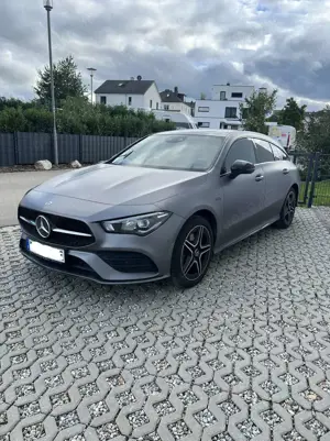 Mercedes-Benz CLA 250 Mercedes CLA 250e – AMG Line – 8-fach bereift