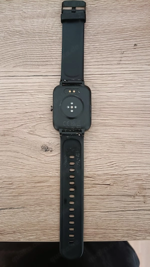 Smartwatch mit Sportfunktionen und Überwachung   Display schwarz wegen Riss