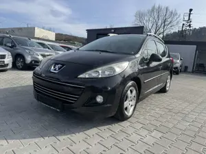 Peugeot 207 SW 1.4 16V Premium / Panorama-Dach / Klima