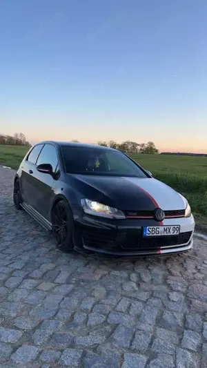 Volkswagen Golf GTI Bild 2
