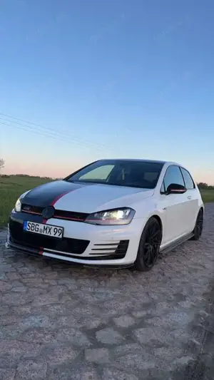 Volkswagen Golf GTI Bild 3