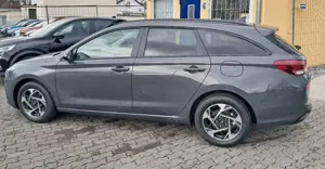 Hyundai i30 Kombi Style-1.6T DCT-KLIMAAUT-SH-LH-LED-NAVI Bild 2