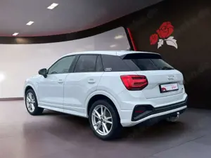 Audi Q2 40 2.0 TFSI quattro S-line AHK RFK Navi Matrix-LE Bild 4