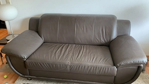 Braune Ledercouch 2-Sitzer zu verkaufen VB 100 Euro
