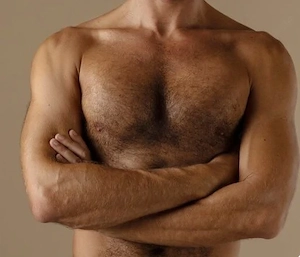 Tantramassagen von attraktivem Mann