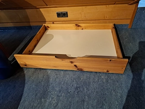 Zwei unterbett Schubladen mit Rollen aus Kiefernholz 