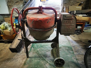 Gebrauchter Betonmischer