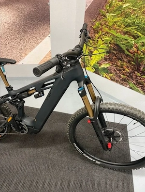 Ebike Cube Stereo Hybrid ONE77 HPC mit Zubehör und Kaufbelege.