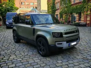 Land Rover Defender P400E