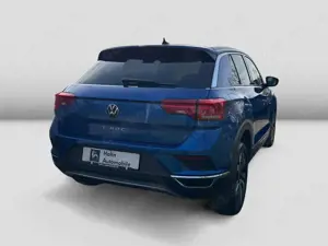 Volkswagen T-Roc 1.5 TSI Active AHK Beats ACC APP Sitzh DAB Bild 4