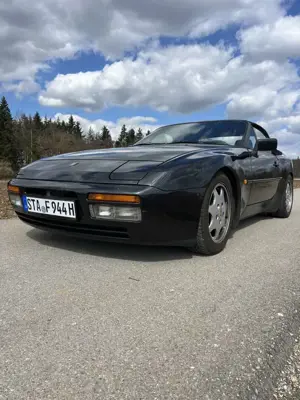 Porsche 944