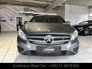 Mercedes-Benz A 180 BlueEfficiency Style | PDC | SHZ | 8-FACH Bild 2