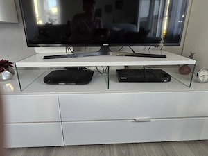 Moderne Wohnwand in weiß Eiche   sehr gepflegt   viel Stauraum Bild 4