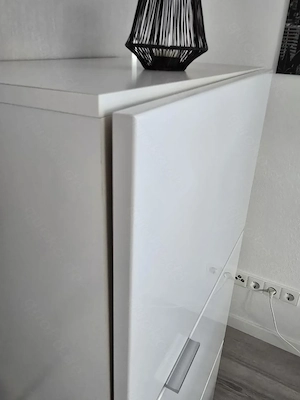 Moderne Wohnwand in weiß Eiche   sehr gepflegt   viel Stauraum Bild 8