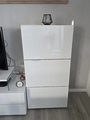Moderne Wohnwand in weiß Eiche   sehr gepflegt   viel Stauraum Bild 6