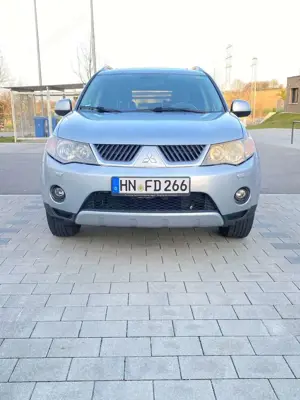 Mitsubishi Outlander 2.2 di-d Instyle Bild 3