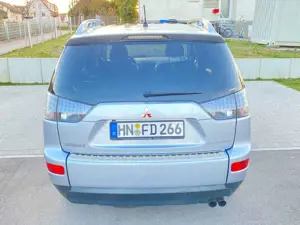 Mitsubishi Outlander 2.2 di-d Instyle Bild 5