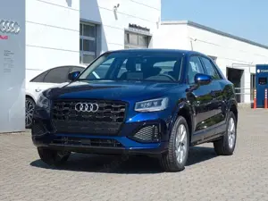 Audi Q2 35TFSI S-tronic advanced / Optikpaket schwarz