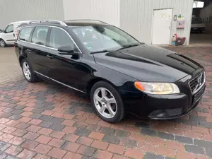 Volvo V70 D4 Kombi Summum NAVI, Leder, Shz Bild 3