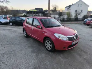 Dacia Sandero Bild 2