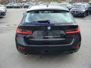 BMW 320 i Touring *LED*DAB*Navi*Kamera Bild 5