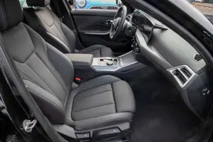 BMW 318 i Touring M Sportpaket RfKam. Navi *Facelift* Bild 3