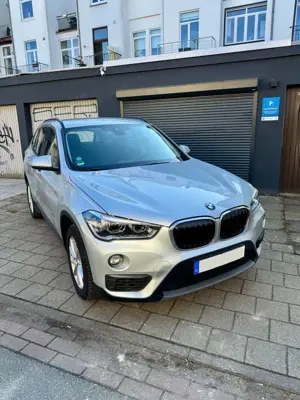 BMW X1 sDrive18i Aut. Advantage, AHK, Garantie !