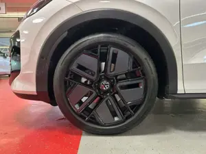 Volkswagen T-Roc R-Line 1.5 eTSI AHK Panoramadach Area View Bild 4