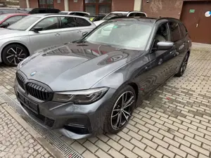 BMW 330 Bild 2