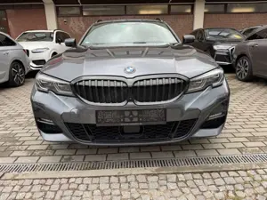 BMW 330 Bild 3