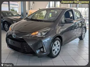 Toyota Yaris Hybrid Business NAVI. Kamera. Tempomat