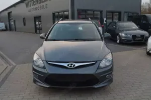 Hyundai i30 CW blue 1.4 Comfort Bild 3