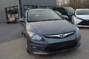 Hyundai i30 CW blue 1.4 Comfort Bild 4