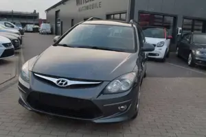 Hyundai i30 CW blue 1.4 Comfort Bild 5