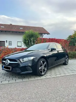 Mercedes-Benz A 180 A 180 d Progressive