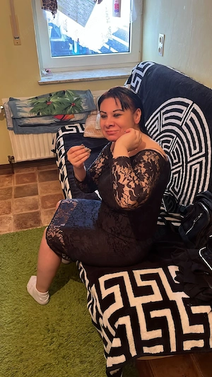 Ich bin ein ernstes Mädchen, ich möchte, dass du an deinem Standort bist.