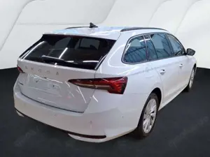 Skoda Octavia Combi 1.5 eTSI DSG Sele AHK LED SHZ Nav ACC SunSet Bild 2