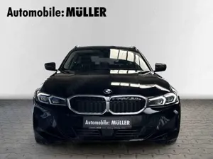 BMW 318 d Touring Park-Assistent Navi LED ACC El. Heckklap Bild 3