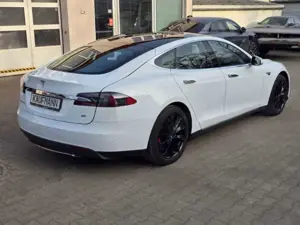 Tesla Model S Bild 4