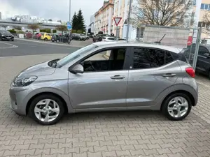 Hyundai i10 1,0 MPI Edition 30*KLIMA*TEMPOMAT*MFL*SHZ*LR Bild 4