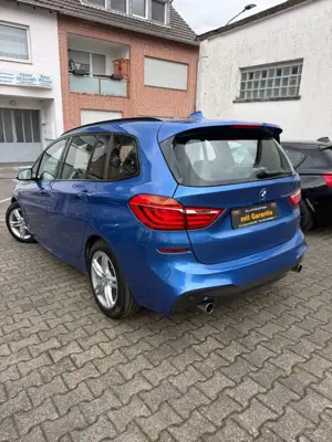 BMW 220 220 D GRAN TOURER-M SPORT-AUTOM-PANO-NAVI-AHK Bild 4